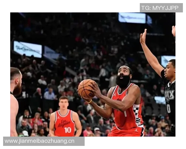 各队单场三分球纪录保持者揭秘哈登三次平纪录仅三人达到13三分